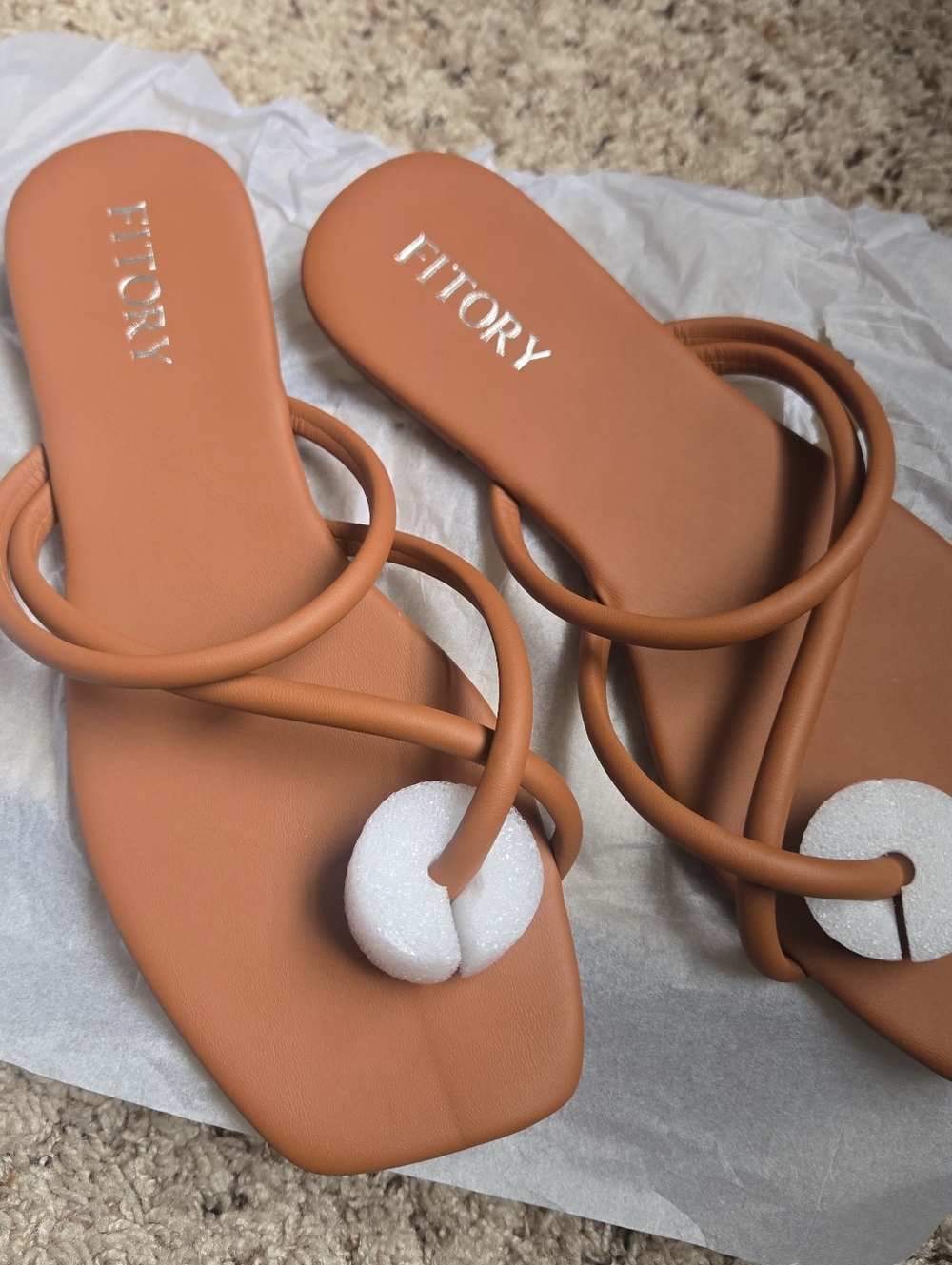 Fitory Strappy Toe-Loop Sandal